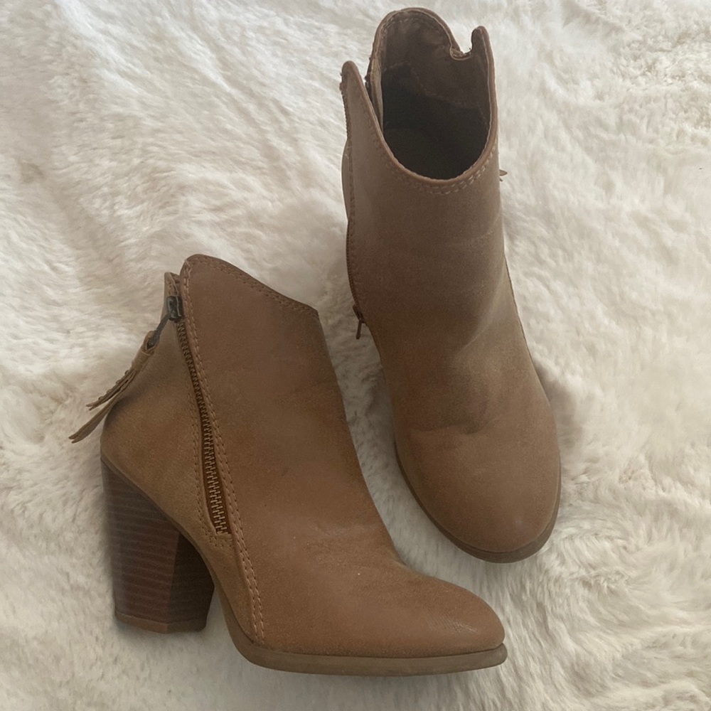 American Eagle boots 61/2